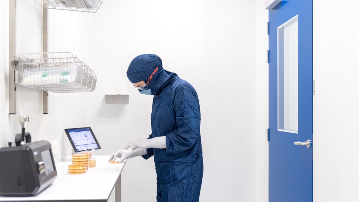 Im Healthcare-Bereich ermöglicht KI eine schnellere und präzisere Diagnose sowie die Entwicklung personalisierter Behandlungspläne.